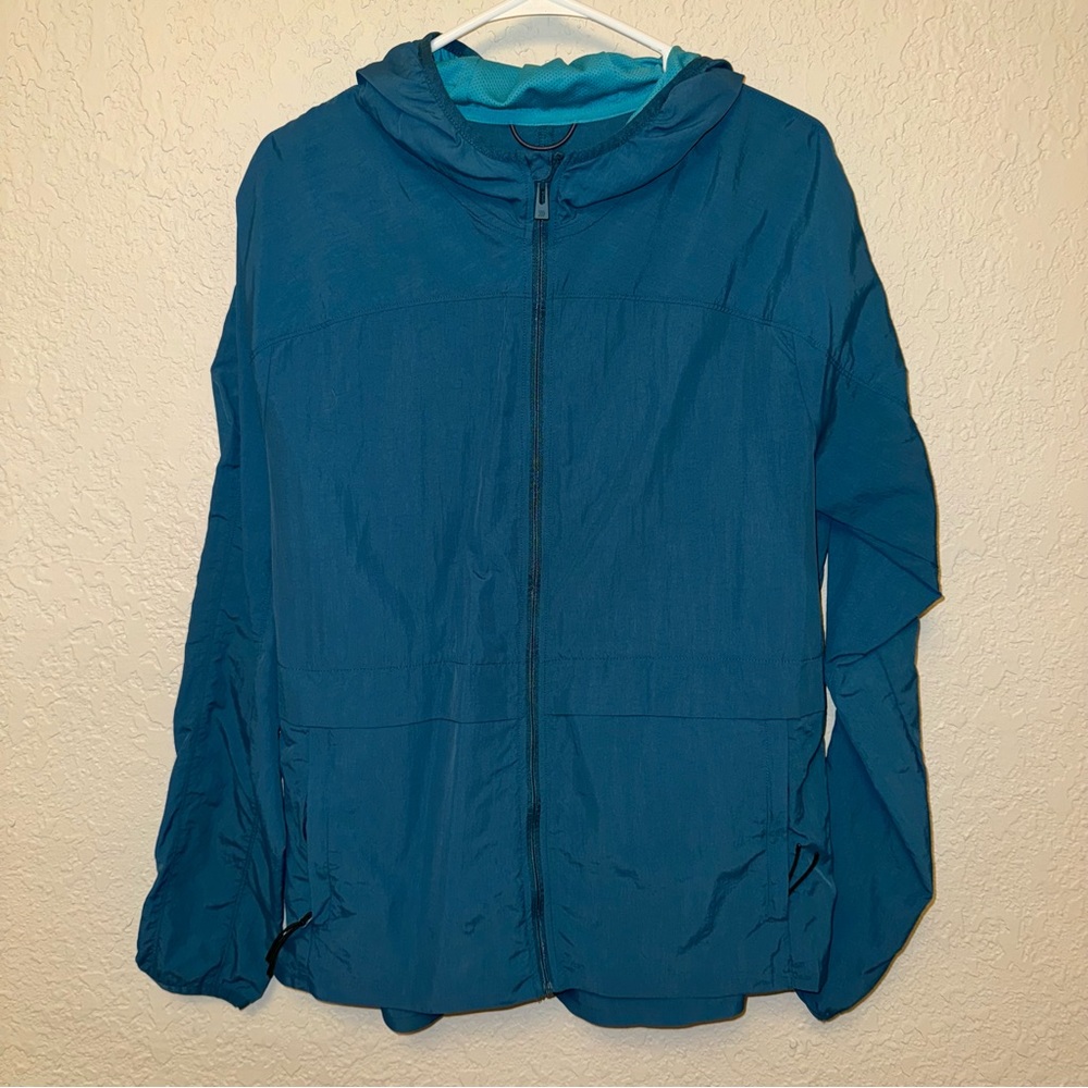 All in Motion Windbreaker Zip Up Jacket in Blue/Teal